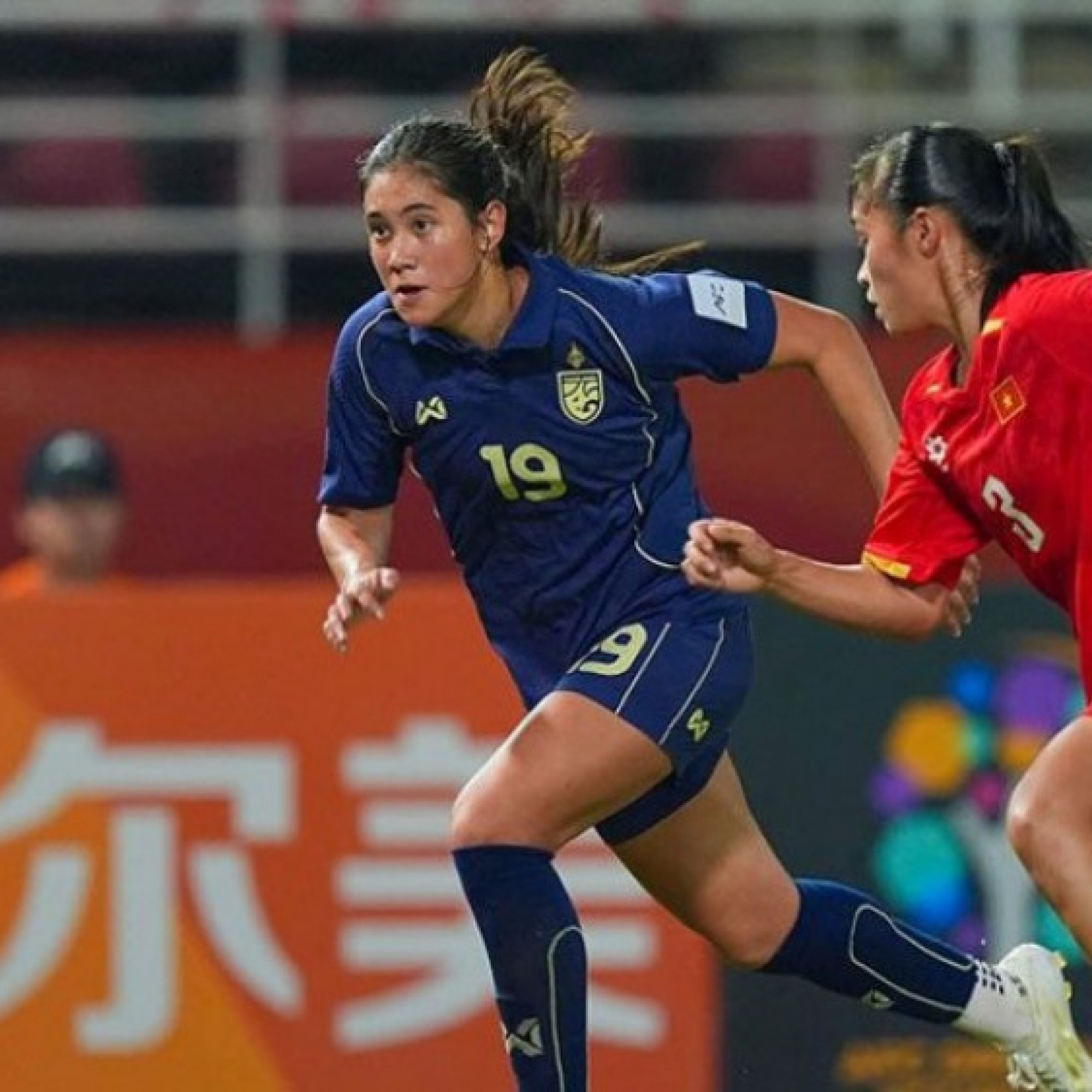  - Video bóng đá U20 nữ Việt Nam - U20 nữ Thái Lan: An bài từ hiệp 1, bàn thắng giữa sân bất ngờ (giải châu Á)