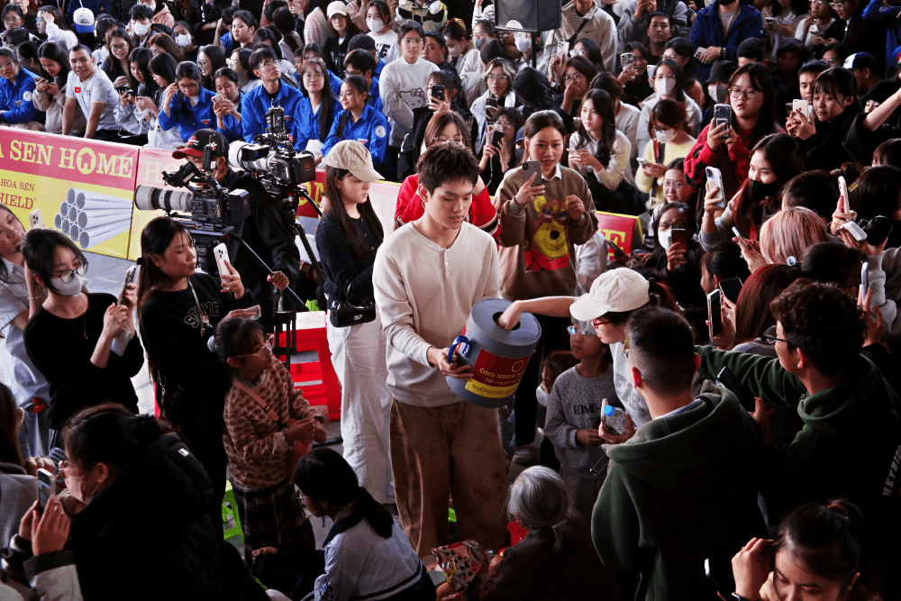 Mái ấm gia đình Việt trao gần 600 triệu đồng cho các em nhỏ có hoàn cảnh khó khăn - 6