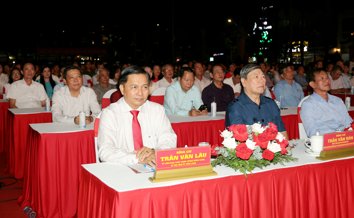 Vĩnh Long phát động thi đua thực hiện Nghị quyết Đại hội Đảng các cấp - 1