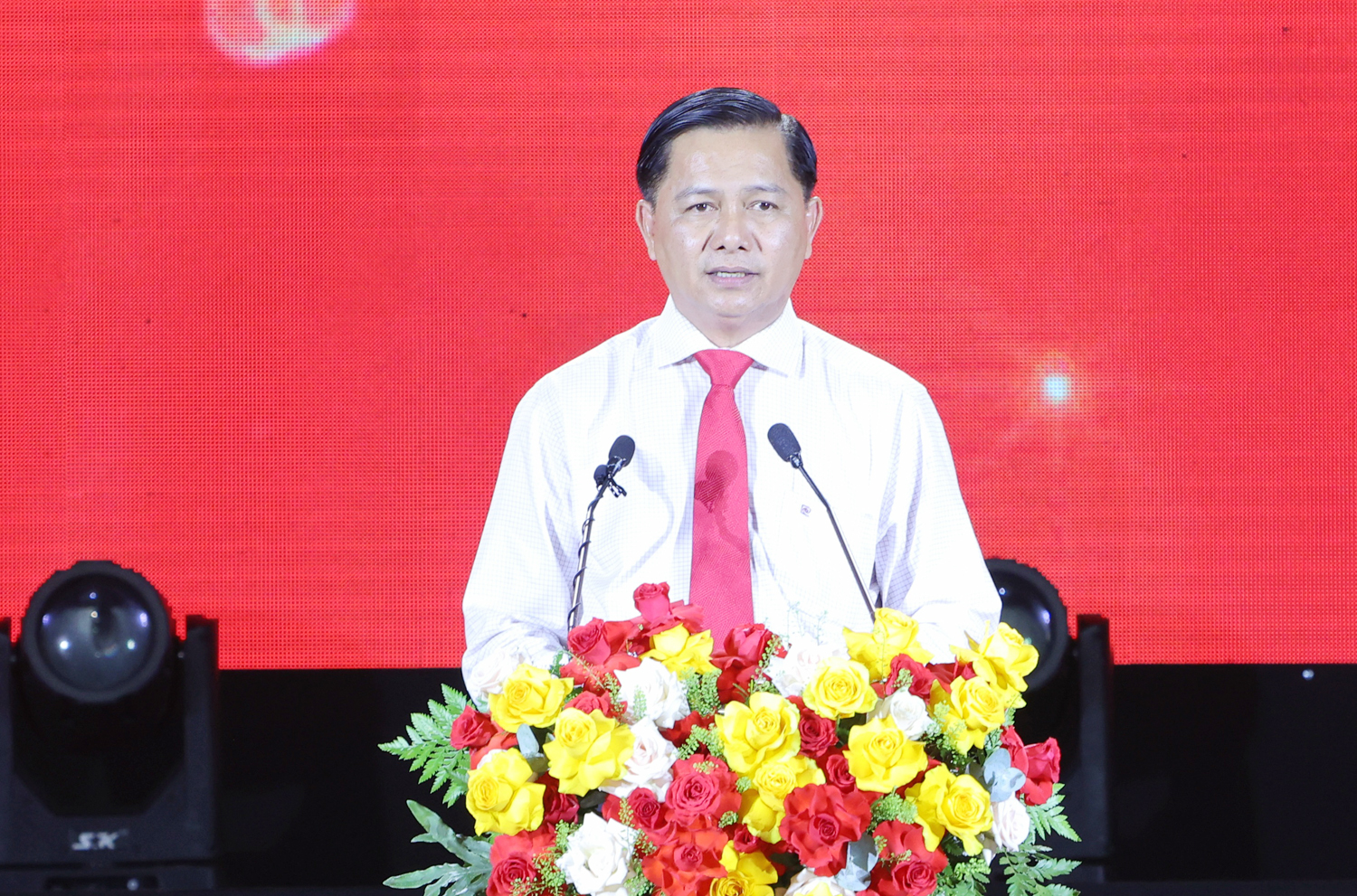 Vĩnh Long phát động thi đua thực hiện Nghị quyết Đại hội Đảng các cấp - 2