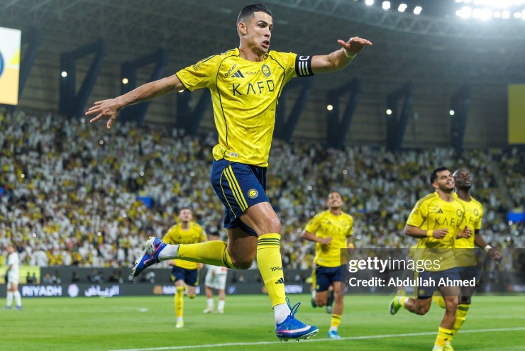 Rực rỡ Ronaldo lập cú đúp trong ngày trở lại, Al Nassr đại thắng để vững ngôi đầu - 1
