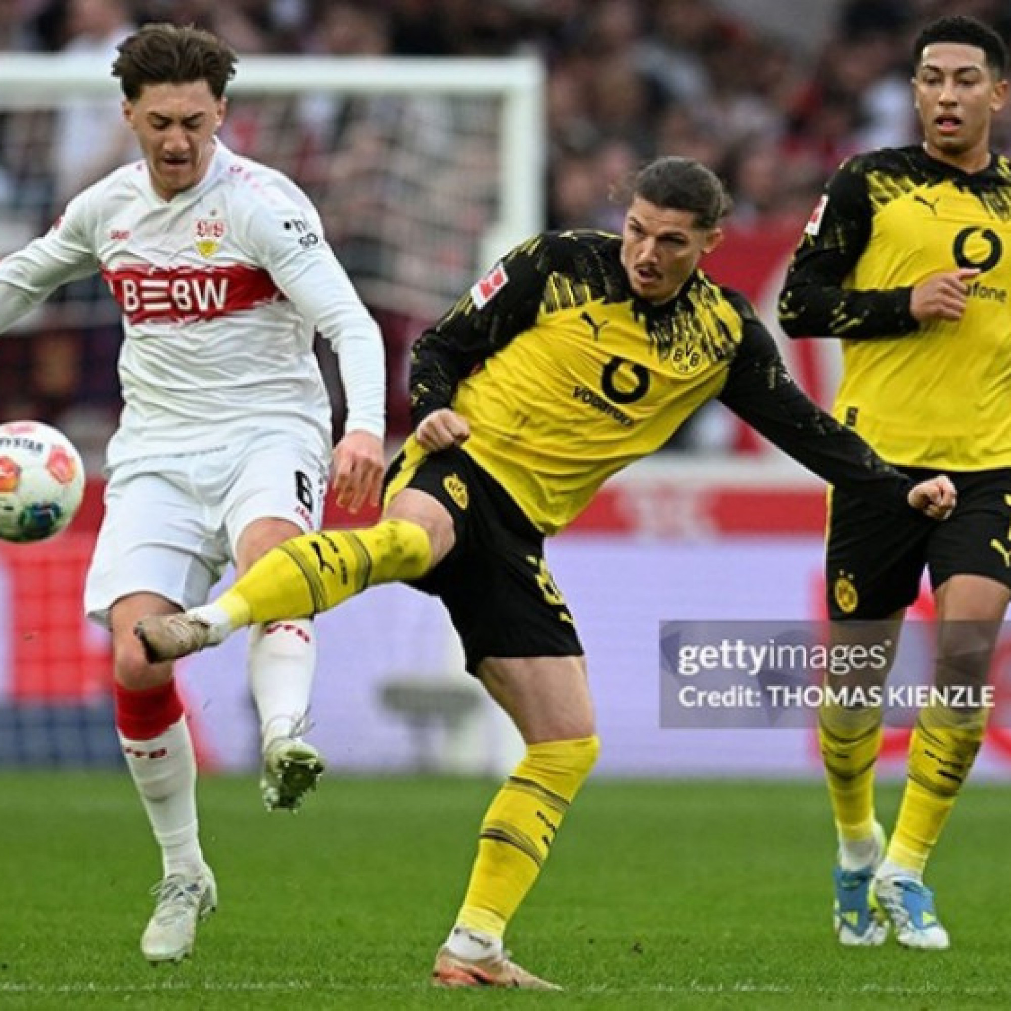  - Kết quả bóng đá Stuttgart - Dortmund: “Đòn hồi mã thương” phút bù giờ (Bundesliga)