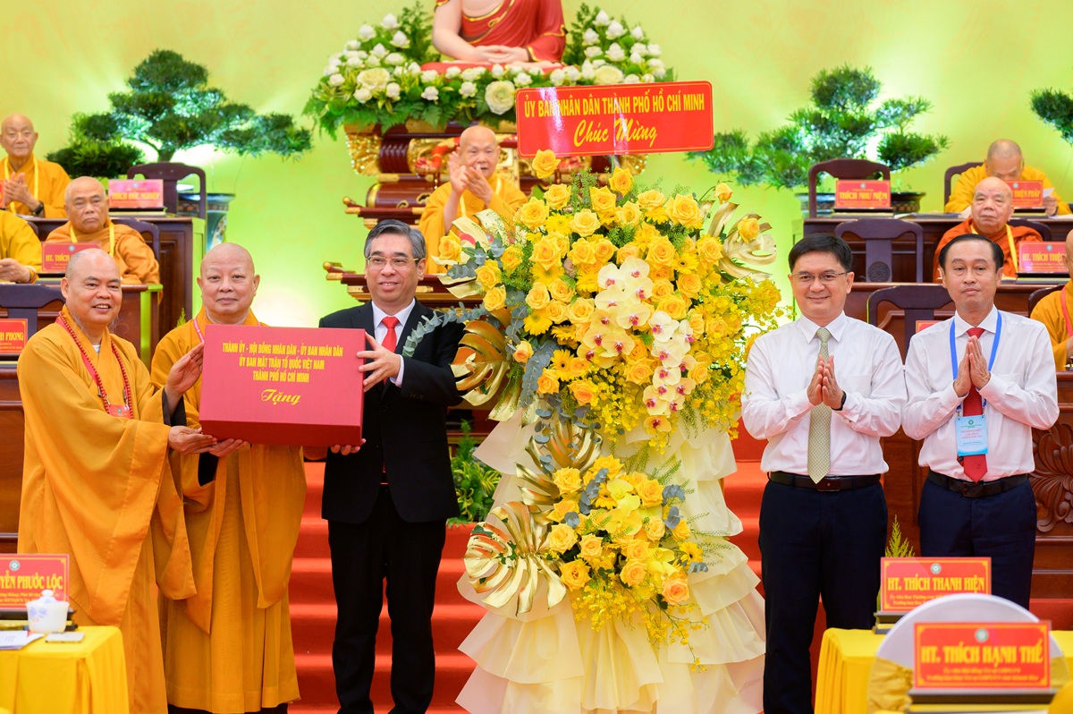 tp.hcm dat ky vong vao vai tro cau noi cua phat giao trong giai doan phat trien moi - 3