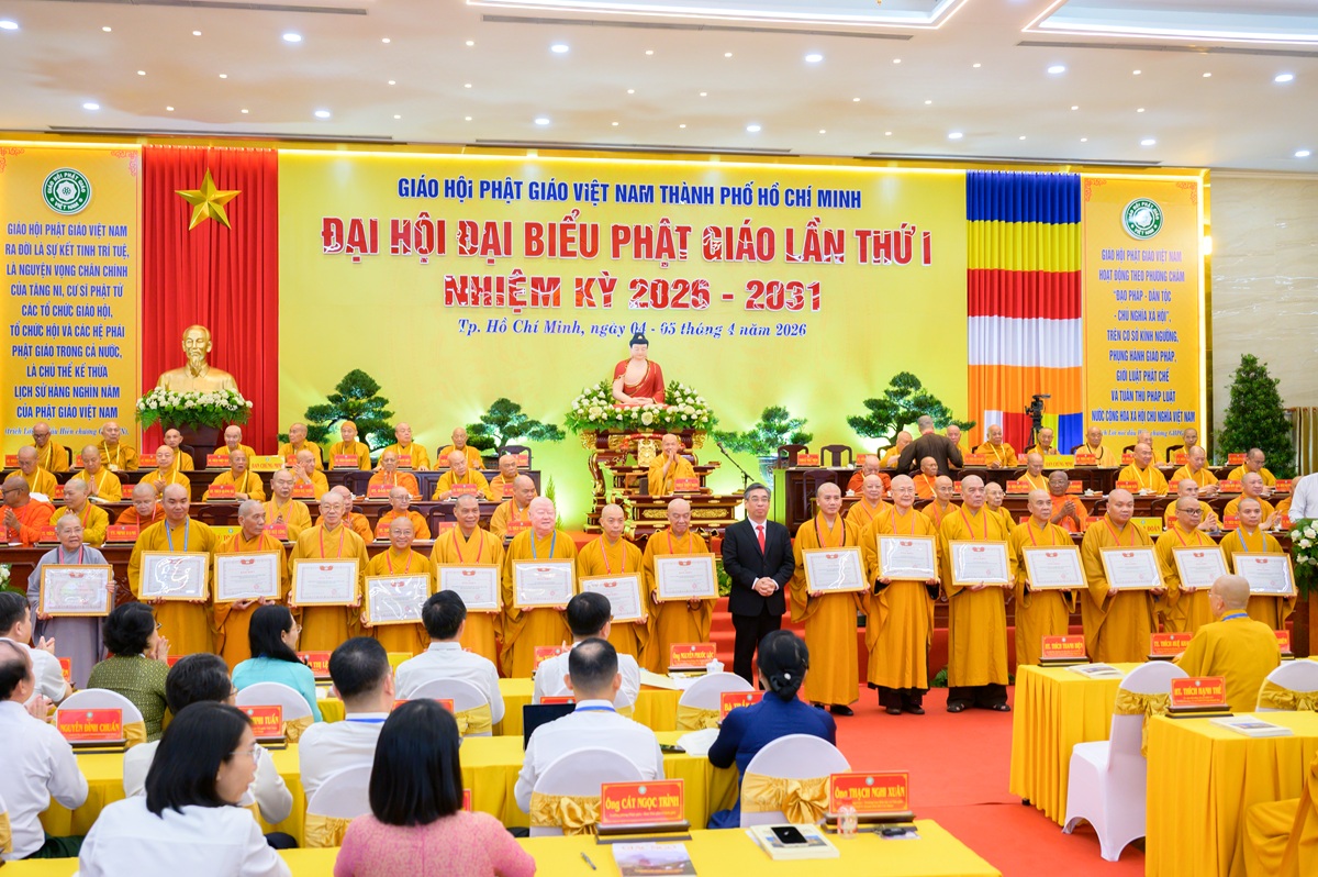 tp.hcm dat ky vong vao vai tro cau noi cua phat giao trong giai doan phat trien moi - 9