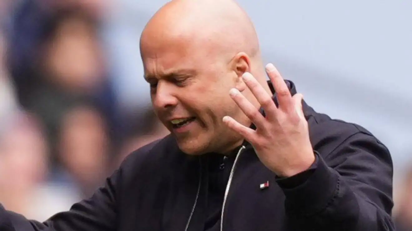 Liverpool vì sao chưa sa thải Arne Slot ngay để cứu vãn mùa giải? - 3