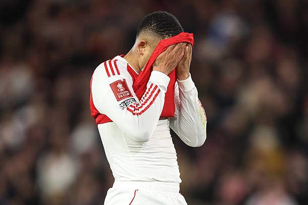 Arsenal mơ tranh cúp nhưng đá như "ông lão", lo thần đồng 16 tuổi cũng bị thui chột - 1