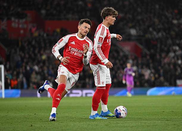 Arsenal mơ tranh cúp nhưng đá như "ông lão", lo thần đồng 16 tuổi cũng bị thui chột - 2