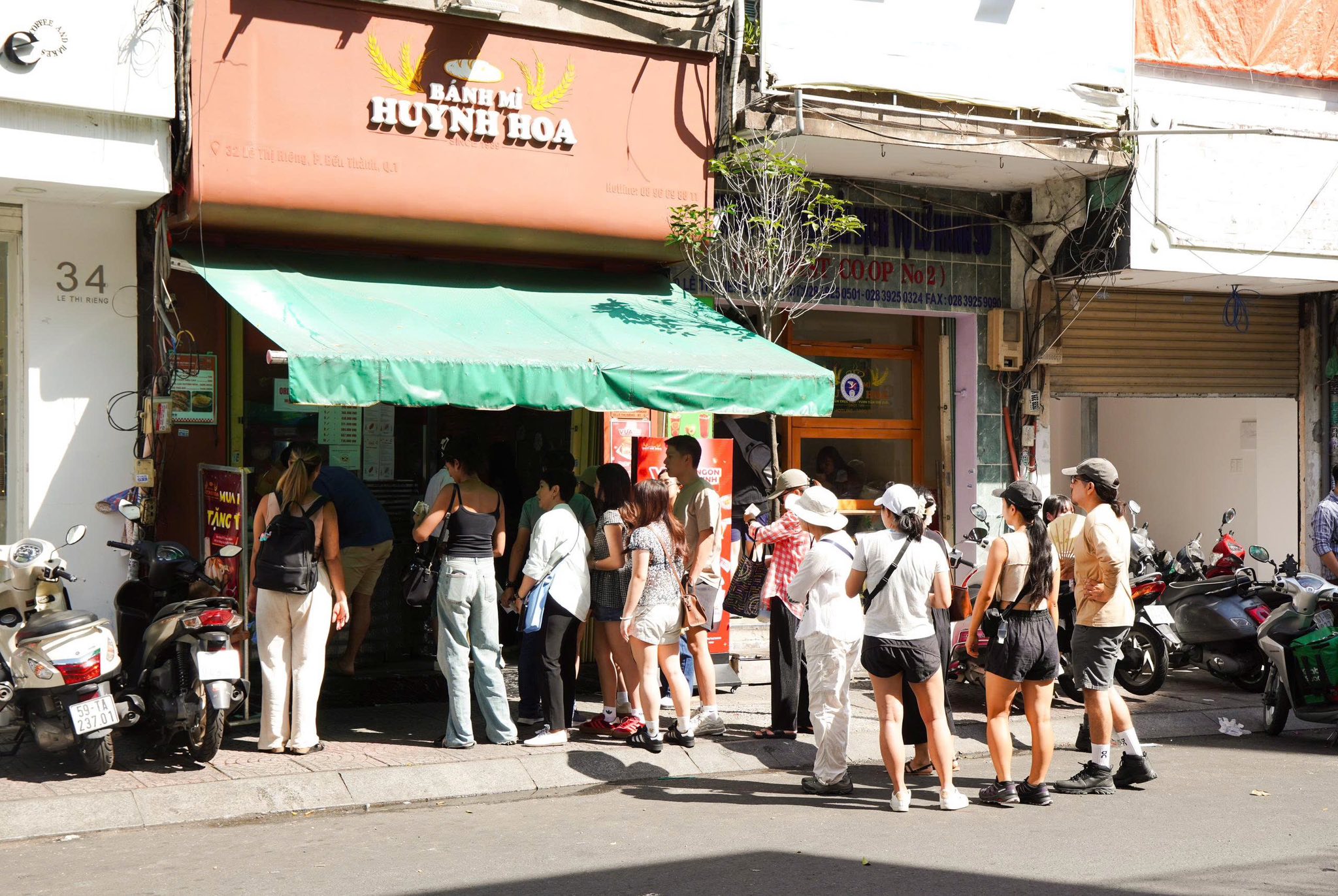 Bánh mì Sài Gòn: Từ món ăn đường phố đến “điểm chạm” du lịch toàn cầu - 1