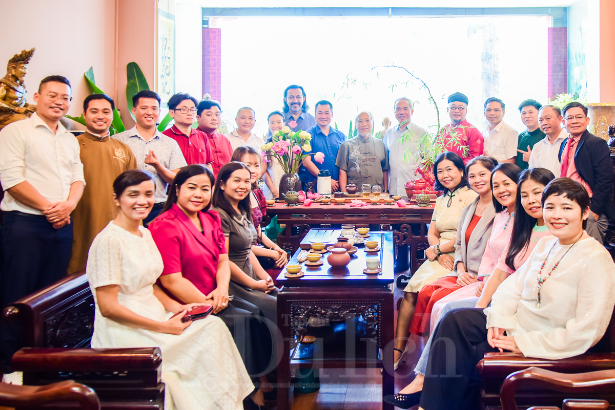 Bên tách trà, kể chuyện ngàn năm tinh hoa đất trời hội tụ trong hồn gốm di sản - 8