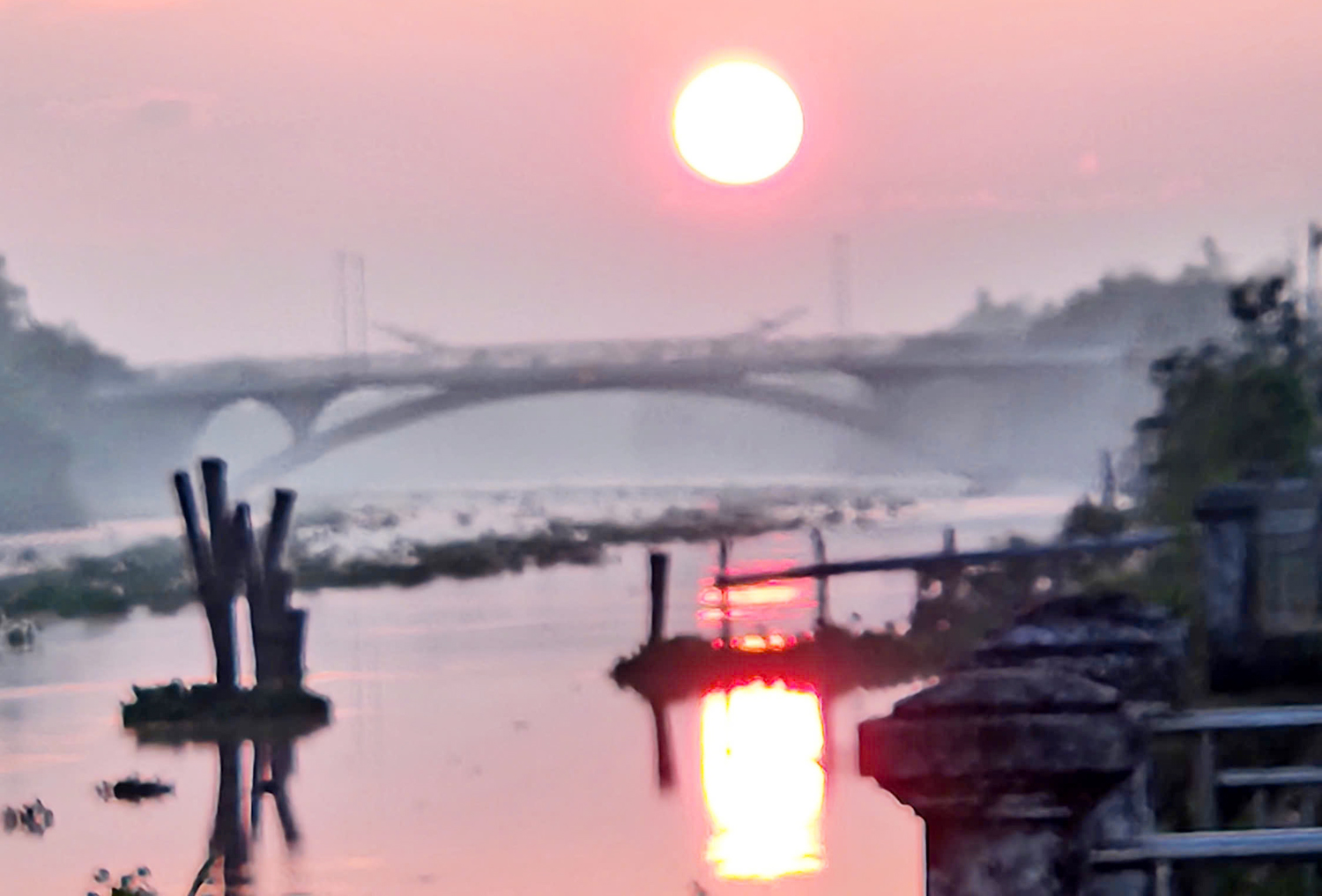 Hai phút 'nín thở' nhìn mặt trời nhô lên từ mặt sông ở Cần Thơ - 4