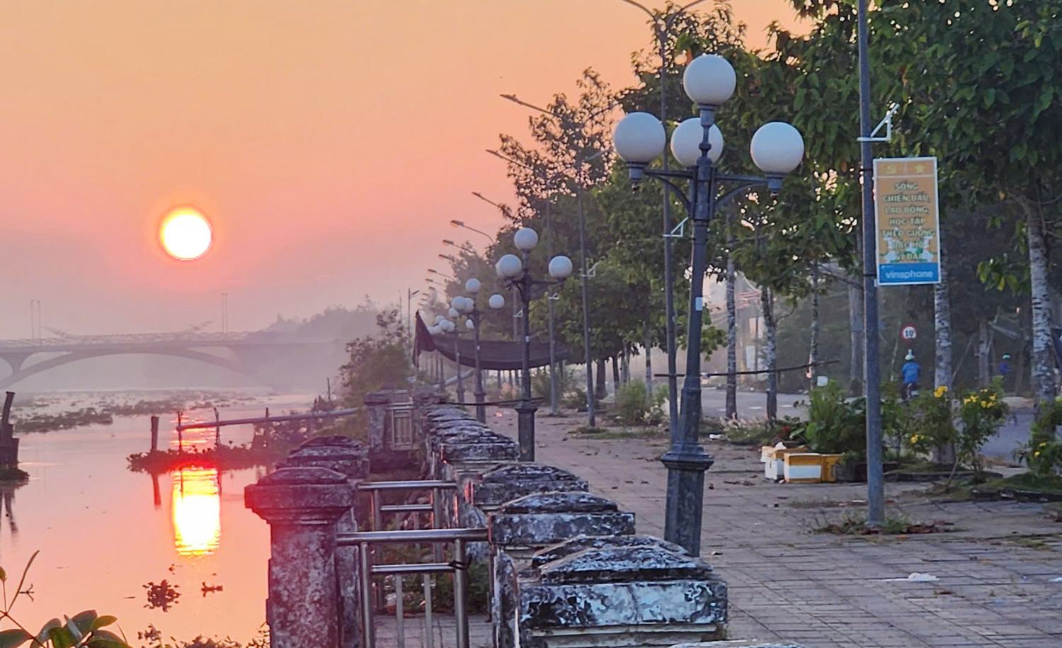Hai phút 'nín thở' nhìn mặt trời nhô lên từ mặt sông ở Cần Thơ - 5
