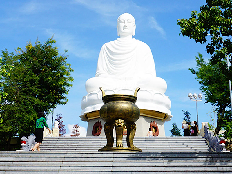 Khánh Hòa: Du lịch tâm linh được đánh thức giữa miền di sản và thiên nhiên - 1