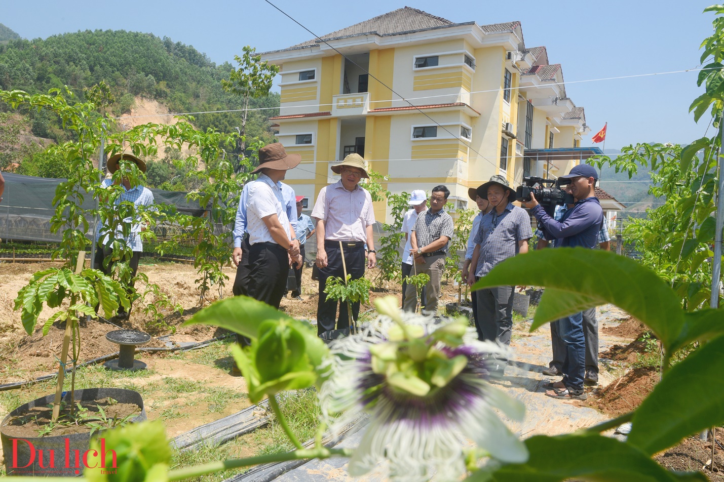 khong ngung tim cai moi giup nguoi dan vung cao quang ngai xoa ngheo - 4