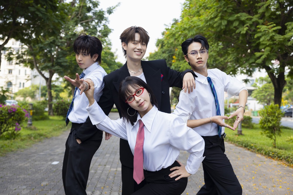 Hồ Đông Quan ra MV đầu tay, “hội bạn thân” góp mặt trong vai trò đặc biệt - 1