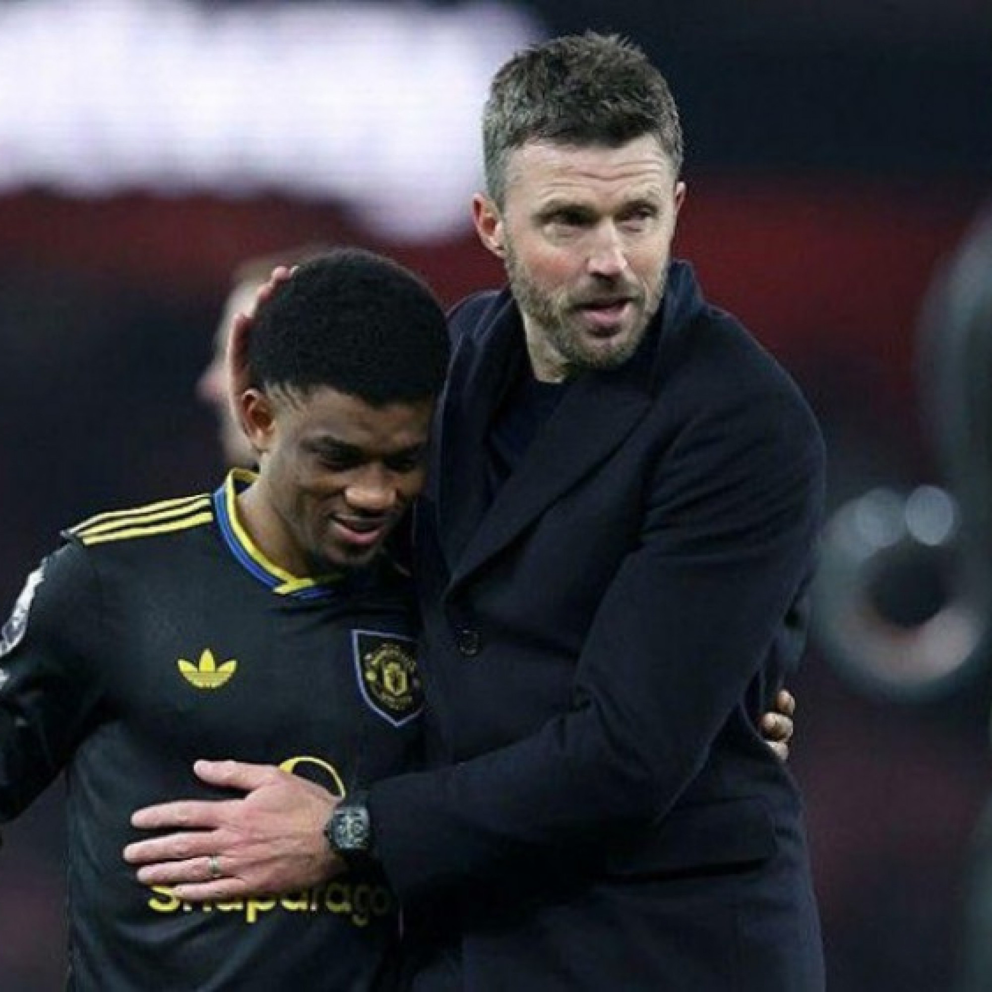  - Đua "ghế nóng" MU: Amad - Mbeumo ủng hộ Carrick làm HLV chính thức