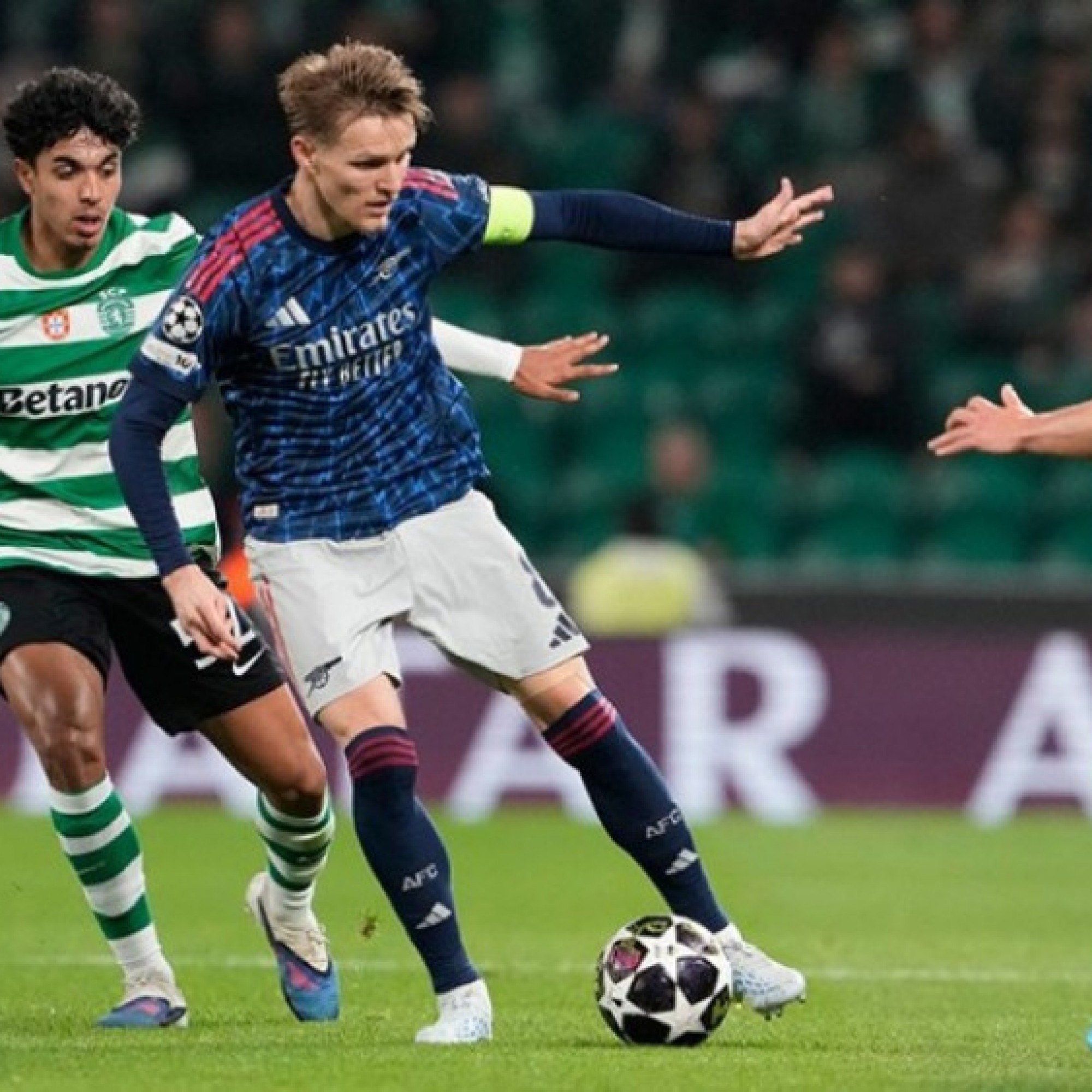  - Video bóng đá Sporting Lisbon - Arsenal: "Pháo thủ" gặp khó (Cúp C1)