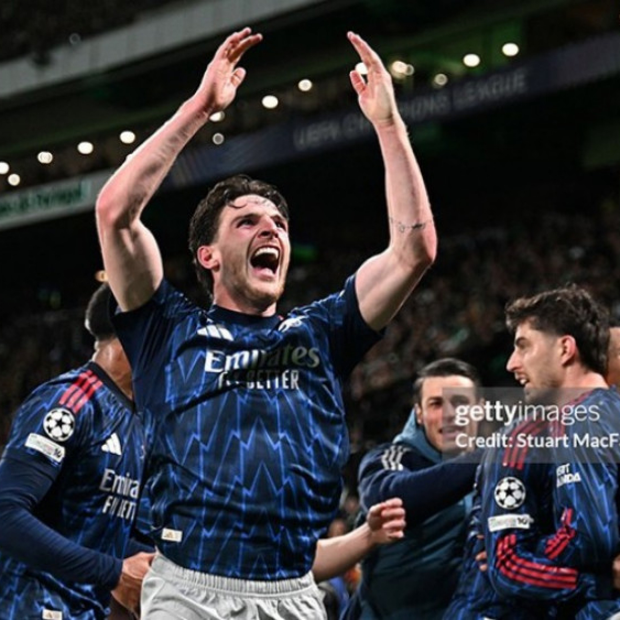  - Arsenal "đặt một chân" vào bán kết Cúp C1: Raya tạo khác biệt, "Pháo thủ" trút bỏ áp lực