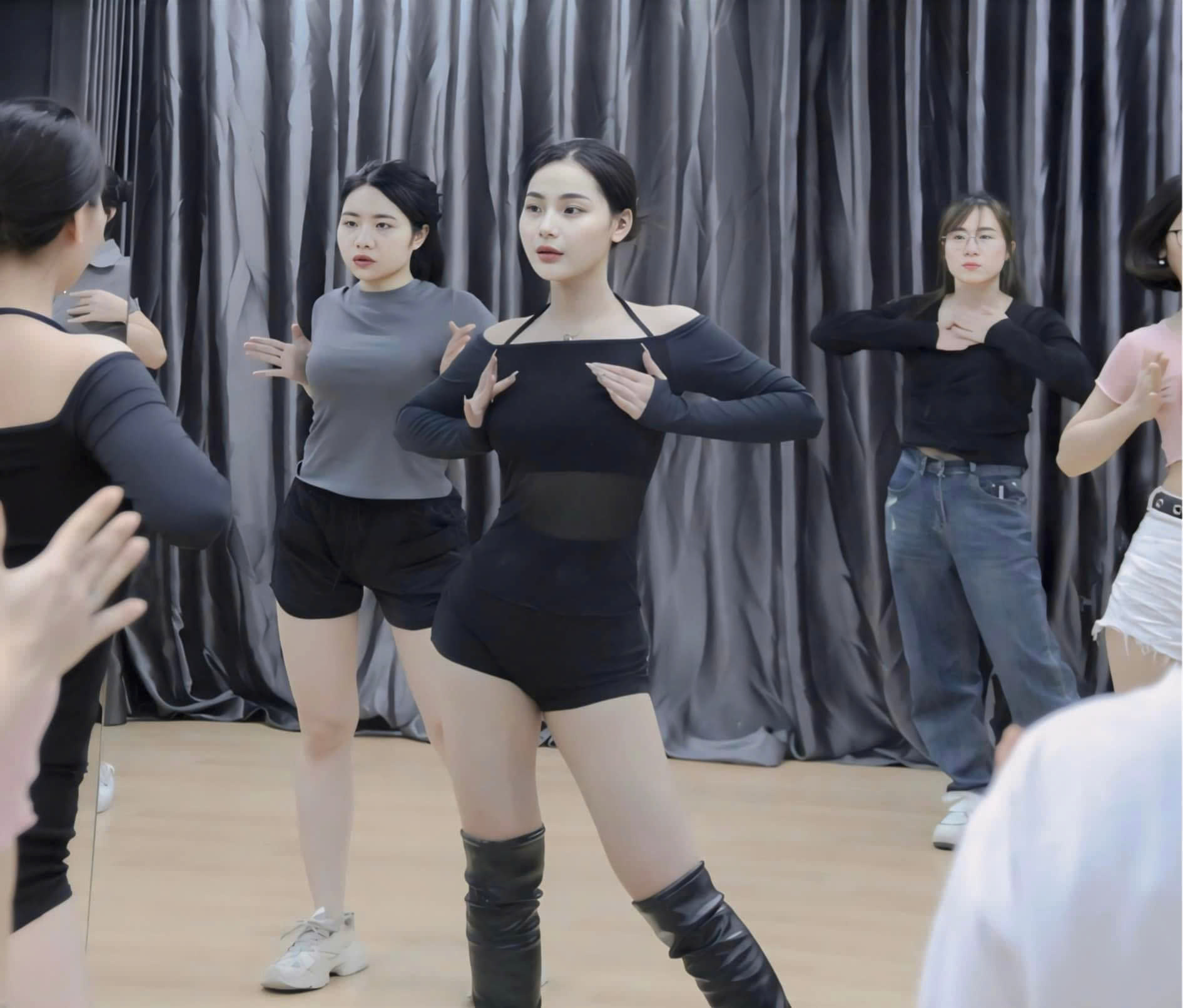 Biên đạo Nguyễn Lê Hồng Minh: Khi nghệ thuật trở thành công cụ chữa lành và phát triển con người - 2