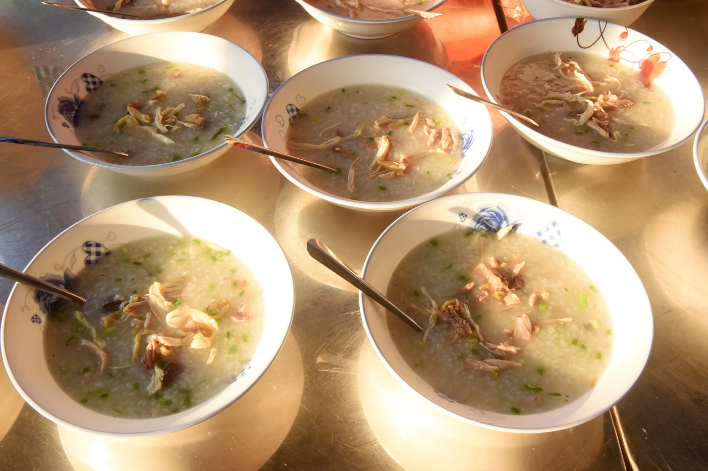 bua sang yeu thuong tiep suc den truong hoc tro ngheo vung cao - 6