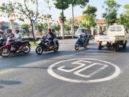 Lái xe khen cách làm hay ở Cần Thơ khi sơn giới hạn tốc độ trên mặt đường