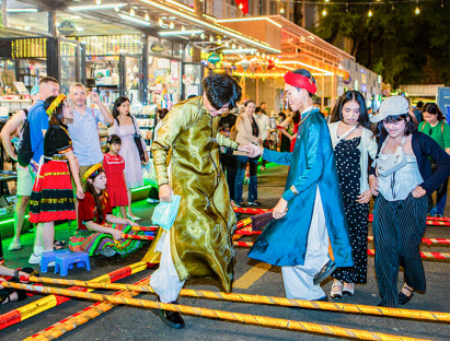  - Đẩy mạnh chuyển đổi số, nâng tầm văn hóa đọc toàn diện