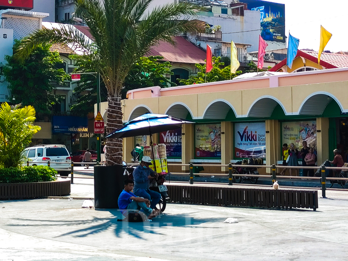 Nắng nóng đợt này thực sự 'đáng sợ', chạy xe mà đầu óc choáng váng, hoa hết cả mắt - 5