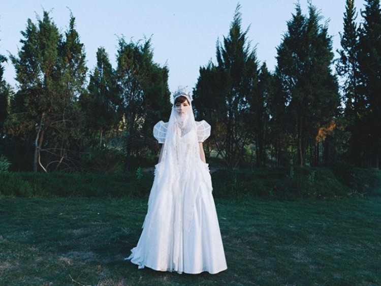 Khoảnh khắc rời khỏi bàn cờ: Câu chuyện phía sau sự thức tỉnh của LyLy trong Mưa rào và đại dương