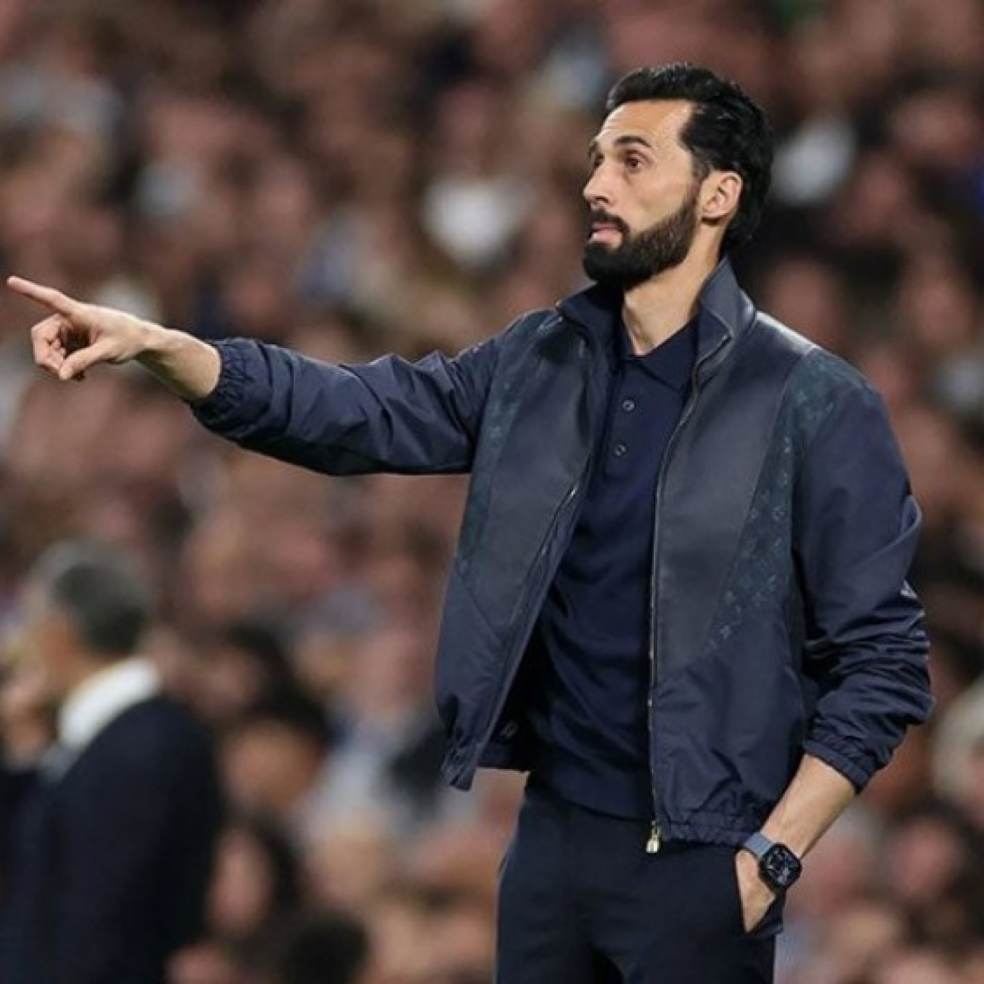  - Vừa thua Bayern Munich, Real Madrid bị rộ tin HLV Arbeloa cãi nhau với học trò