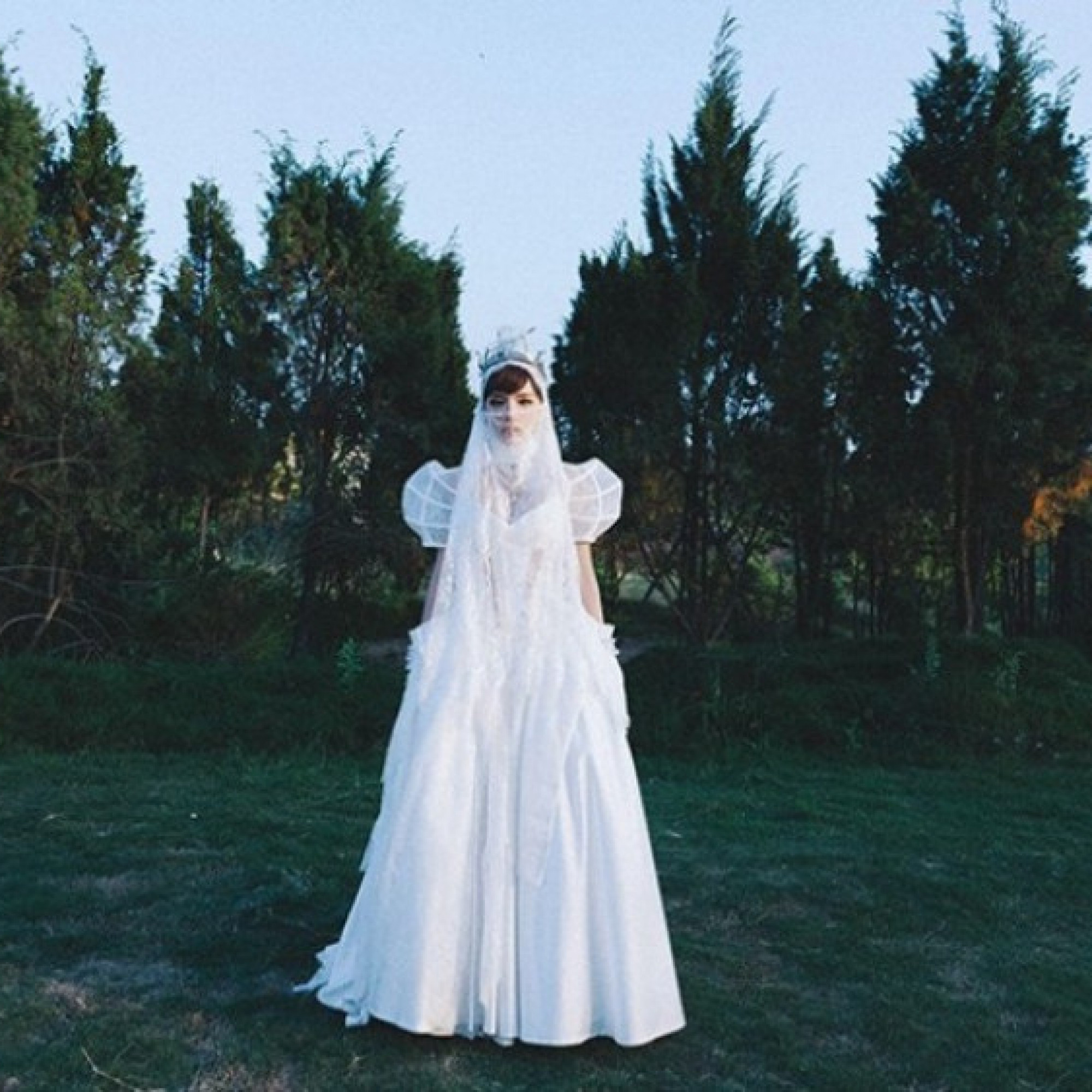 Khoảnh khắc rời khỏi bàn cờ: Câu chuyện phía sau sự thức tỉnh của LyLy trong Mưa rào và đại dương