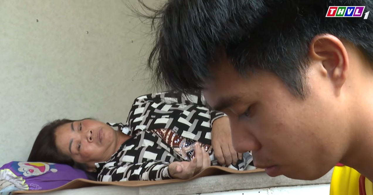 Chuyến xe nhân ái: Chồng tai biến liệt nửa người, vợ mang bệnh vẫn một mình xoay xở nuôi con - 2