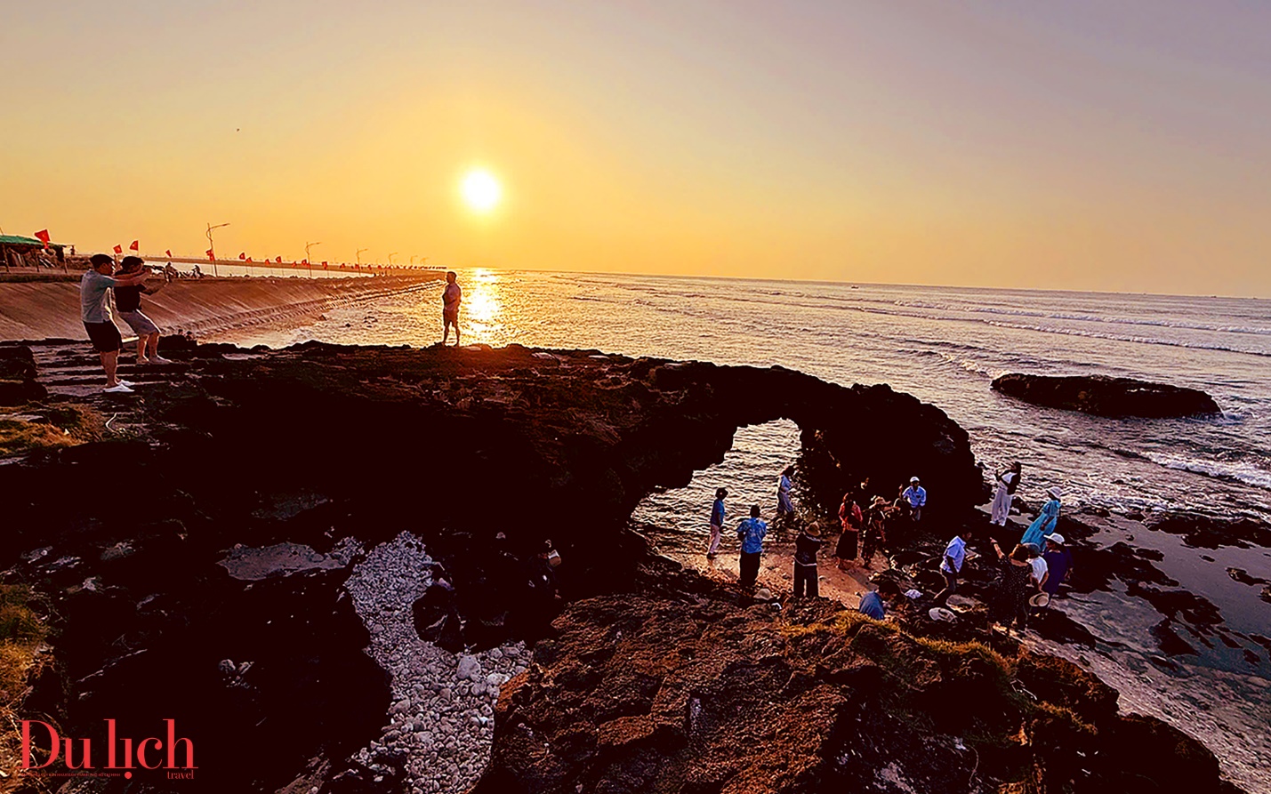 ba thang, quang ngai thu hut hon 1,7 trieu luot du khach - 6