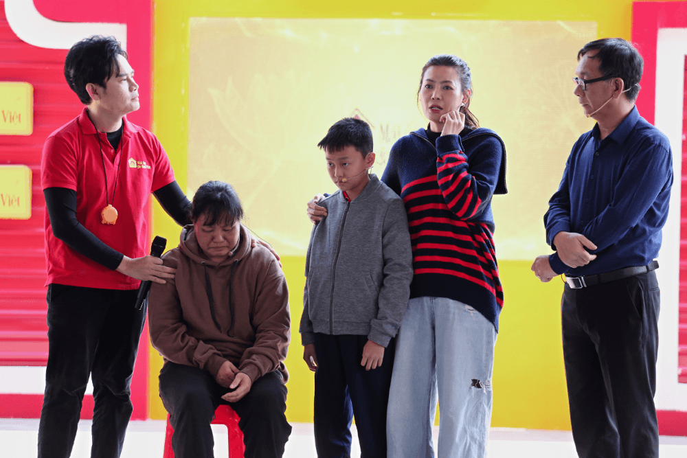 NSƯT Đức Khuê và diễn viên Thanh Hương xúc động trước hình ảnh những người mẹ gồng gánh nuôi con sau khi chồng mất - 5