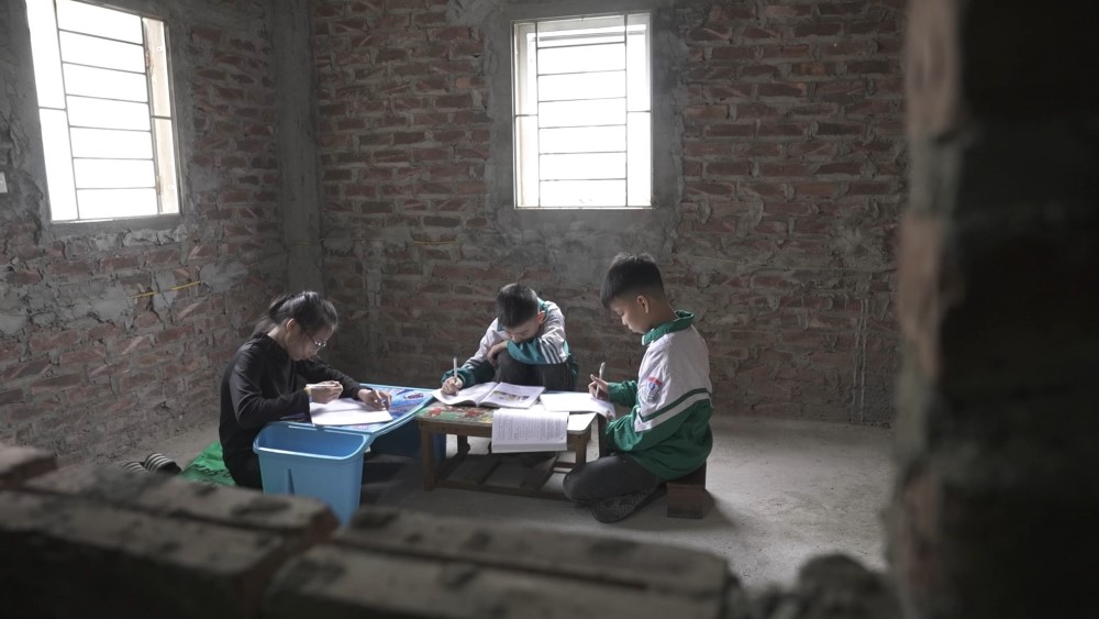 NSƯT Đức Khuê và diễn viên Thanh Hương xúc động trước hình ảnh những người mẹ gồng gánh nuôi con sau khi chồng mất - 7