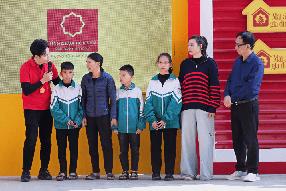 NSƯT Đức Khuê và diễn viên Thanh Hương xúc động trước hình ảnh những người mẹ gồng gánh nuôi con sau khi chồng mất - 8