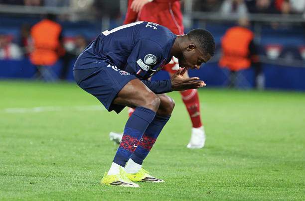 Liverpool sút trúng đích không nổi trước PSG: Slot và sự thay đổi "hết thuốc chữa" - 1