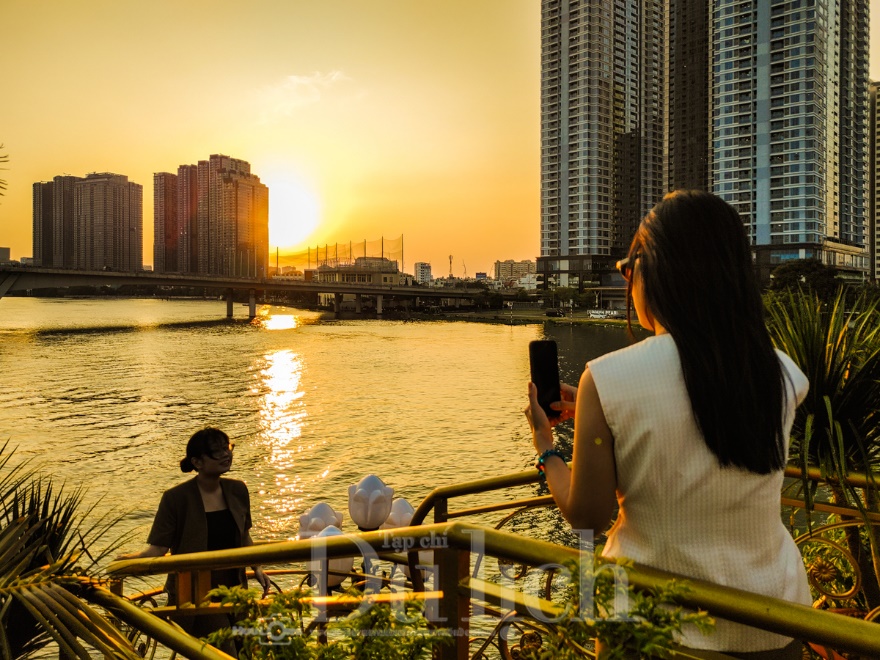 Nắng nóng đợt này thực sự 'đáng sợ', chạy xe mà đầu óc choáng váng, hoa hết cả mắt - 8