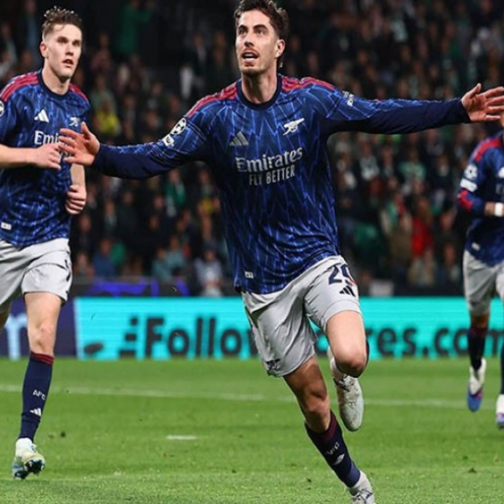  - Arsenal hưởng lợi khi Barca bại trận, đường vào chung kết C1 rộng thênh thang