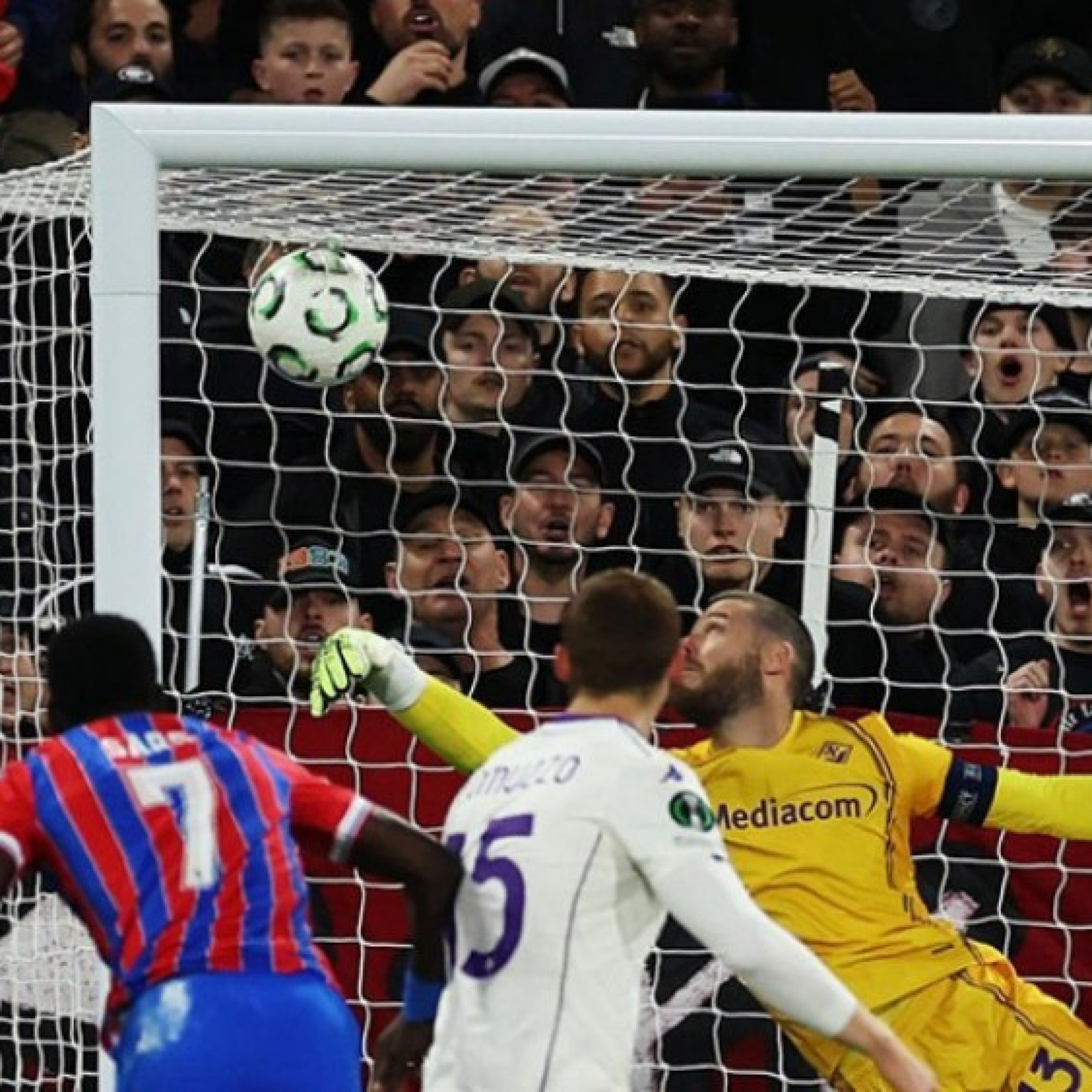  - Video bóng đá Crystal Palace - Fiorentina: De Gea hóa "kẻ tội nghiệp" (Conference League)