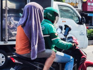 Nắng nóng đợt này thực sự 'đáng sợ', chạy xe mà đầu óc choáng váng, hoa hết cả mắt