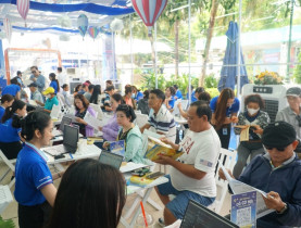  - Du lịch dịp lễ 30/4 - 1/5 sôi động: Giá vé tăng, tour hút khách