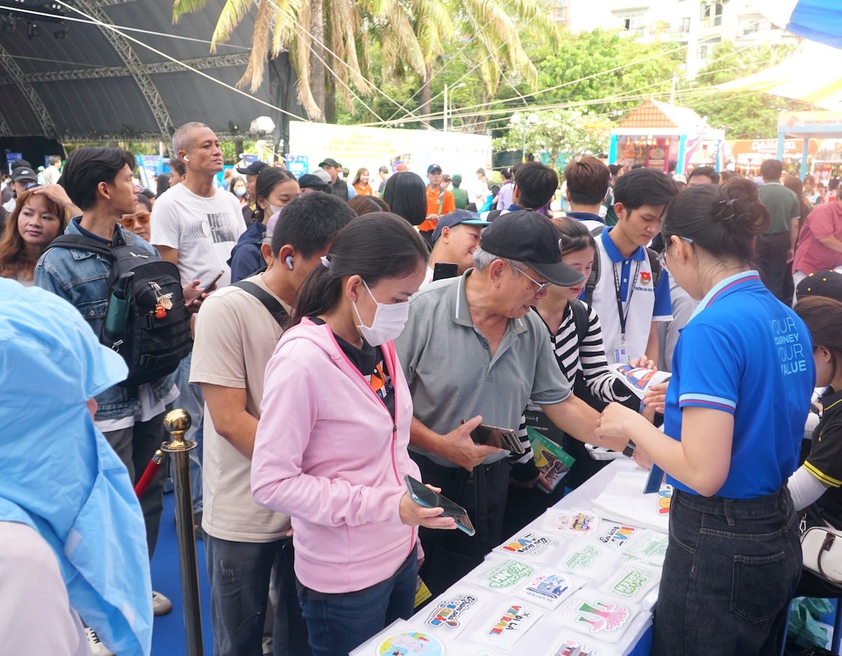 Du lịch dịp lễ 30/4 - 1/5 sôi động: Giá vé tăng, tour hút khách - 3