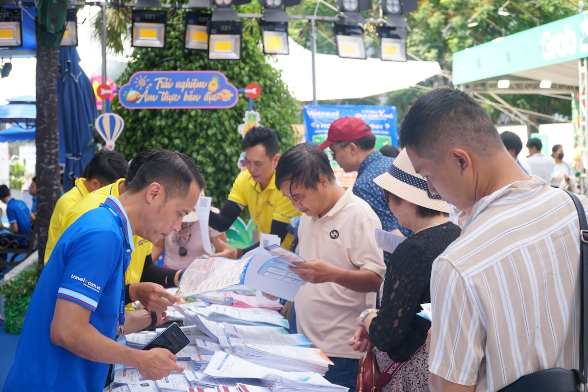 Du lịch dịp lễ 30/4 - 1/5 sôi động: Giá vé tăng, tour hút khách - 2