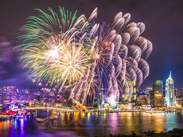 TP.HCM bắn pháo hoa tại 7 điểm dịp 30/4, kéo dài 15 phút