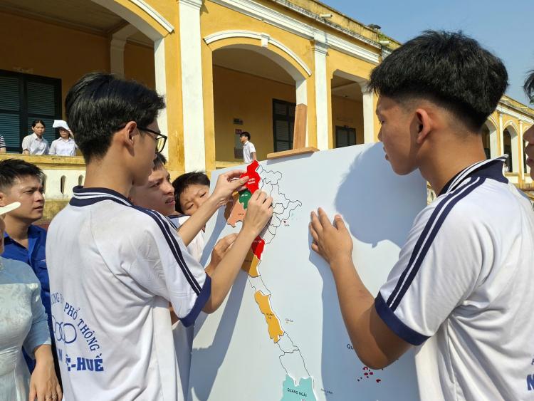 Học sinh xứ Huế hào hứng tham gia chương trình giáo dục di sản