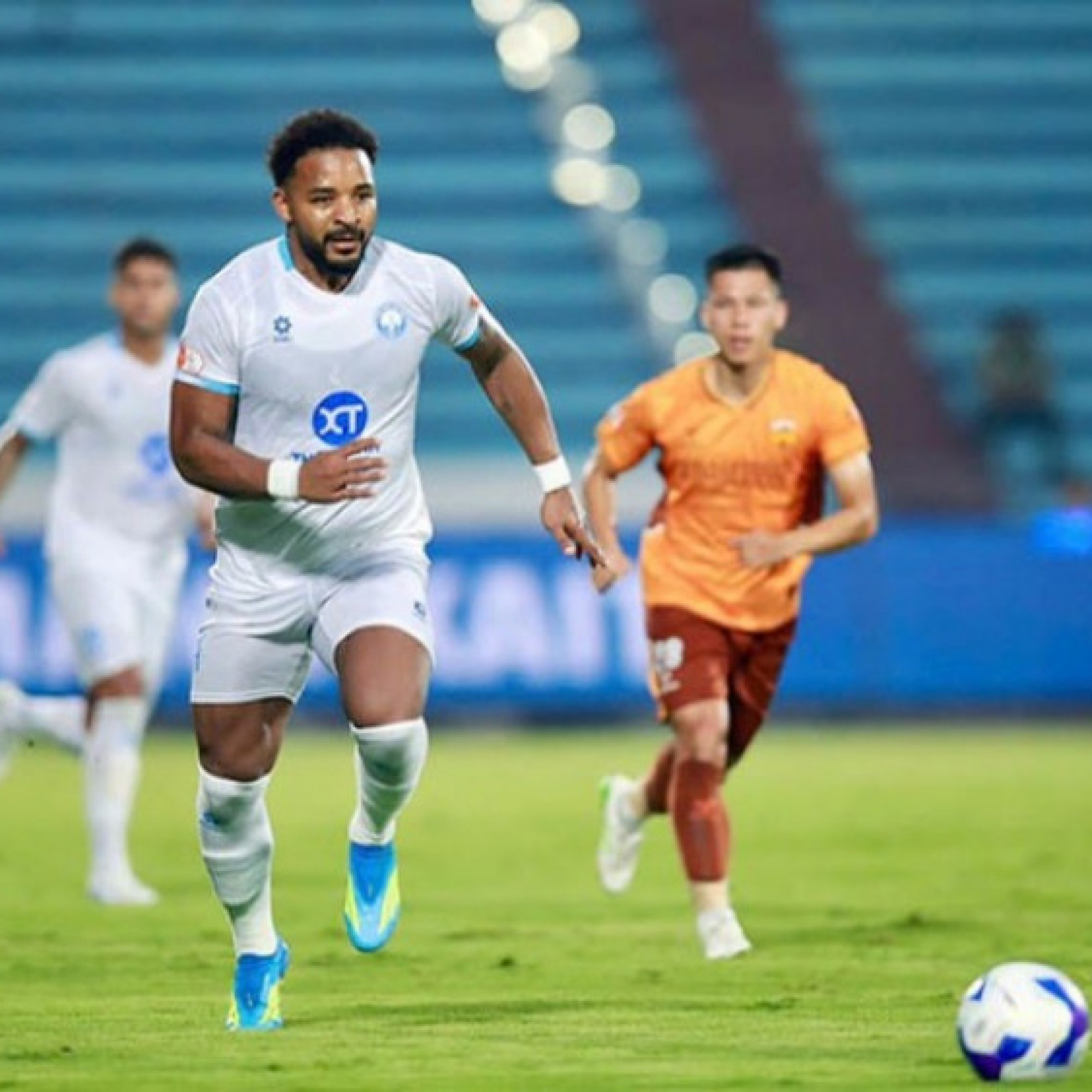  - Video bóng đá Nam Định - HAGL: Siêu phẩm Ngọc Lâm, gây sốc ở Thiên Trường (V-League)