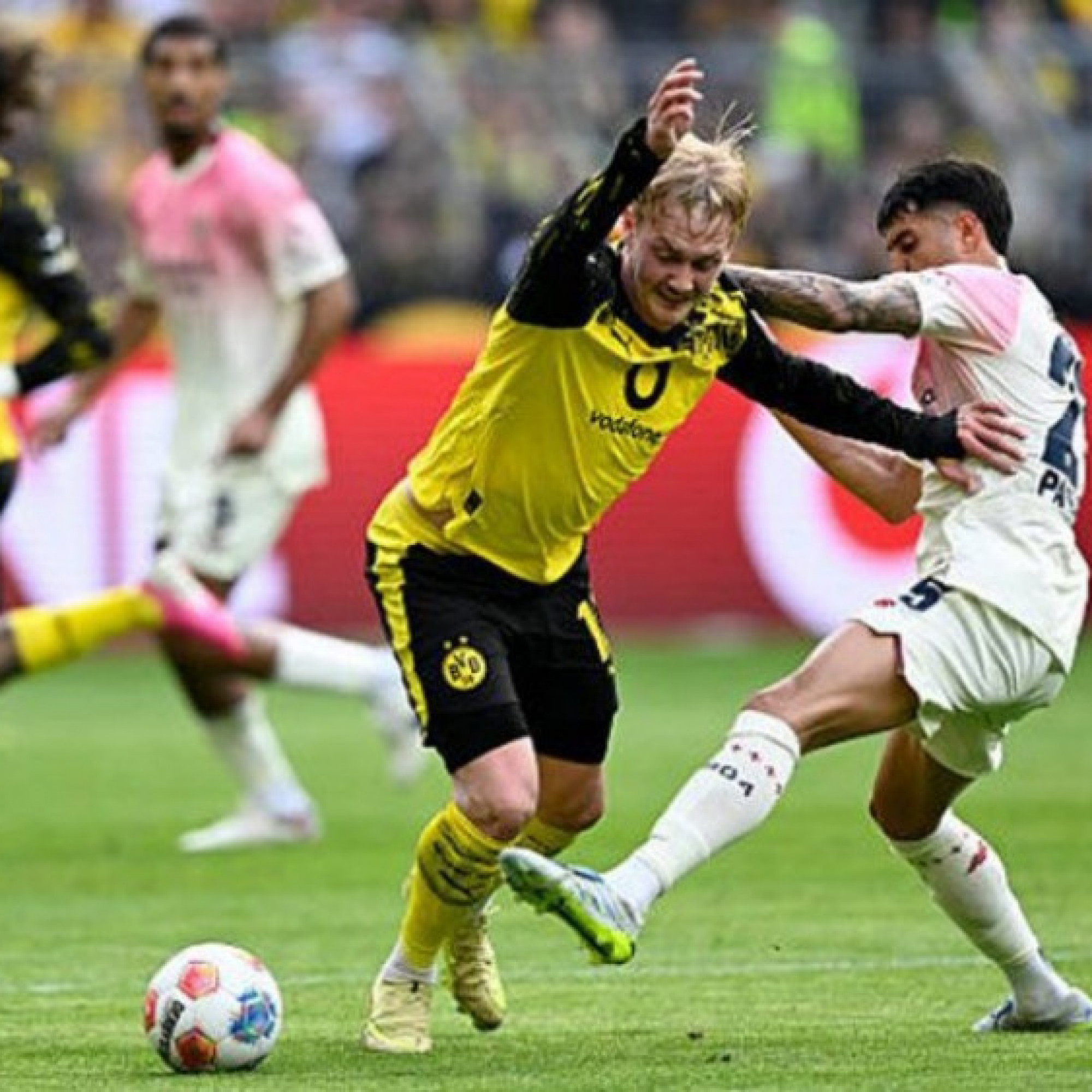  - Video bóng đá Dortmund - Bayer Leverkusen: Bước ngoặt cú sút xa (Bundesliga)