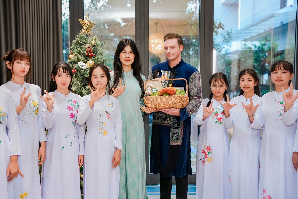 Phúc Anh ra mắt MV “54 Dân Tộc Việt Nam” phiên bản tiếng Anh cùng Kyo York - 2