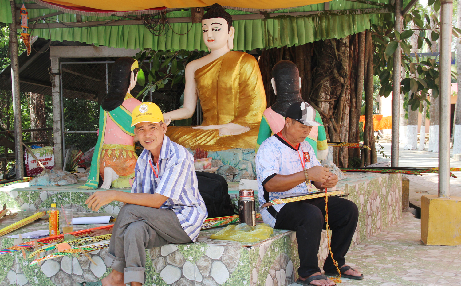 Hàng nghìn du khách xem đua ghe ngo mini trên cạn ở Cần Thơ - 5