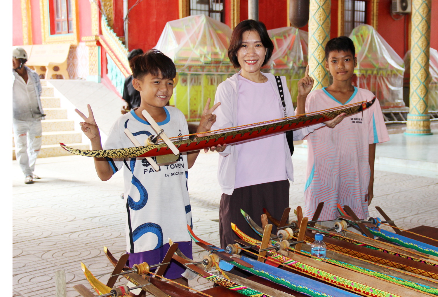 Hàng nghìn du khách xem đua ghe ngo mini trên cạn ở Cần Thơ - 8