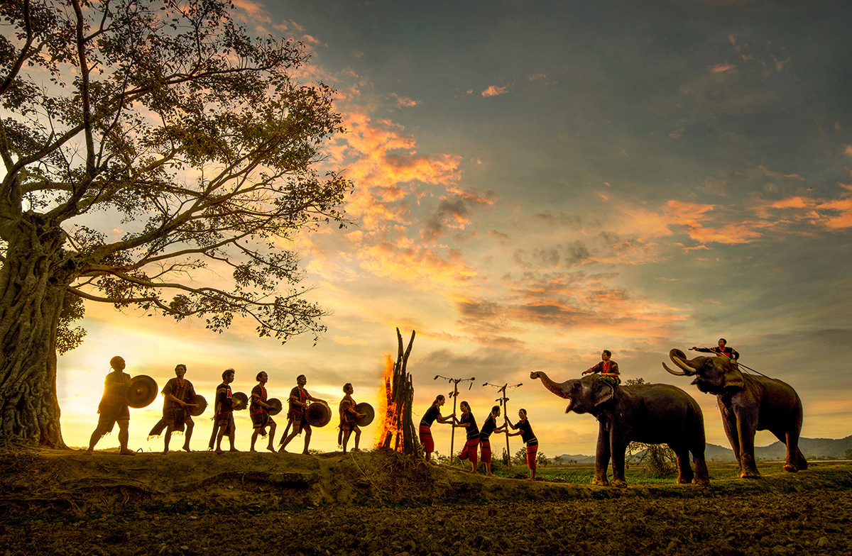 gom den va tuong nha mo: nhung manh ghep giu tron can tinh dai ngan - 1